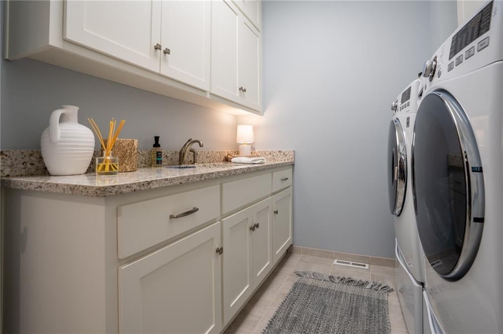 Altamont, Missouri, 64620, United States, 5 Bedrooms Bedrooms, ,5 BathroomsBathrooms,Residential,Active,1880022