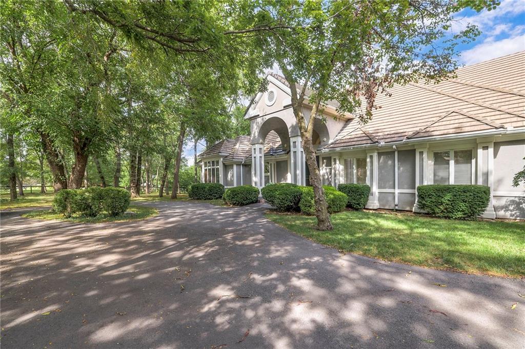 Kansas City, Missouri, 64114, United States, 5 Bedrooms Bedrooms, ,9 BathroomsBathrooms,Residential,Active,1929676