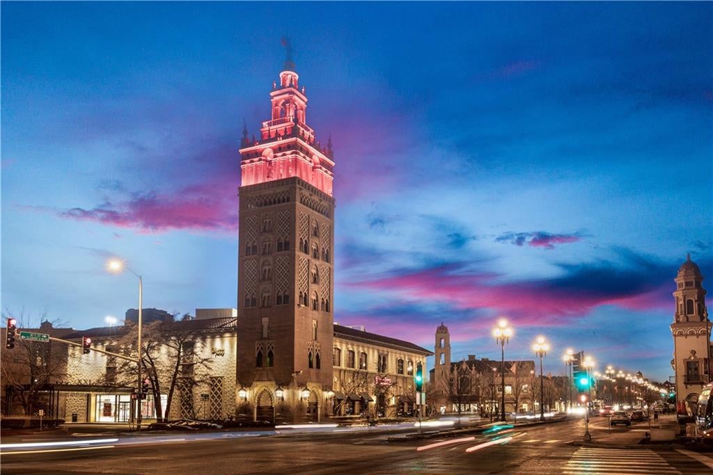 Kansas City, Missouri, 64112, United States, 3 Bedrooms Bedrooms, ,3 BathroomsBathrooms,Residential,Active,1922740