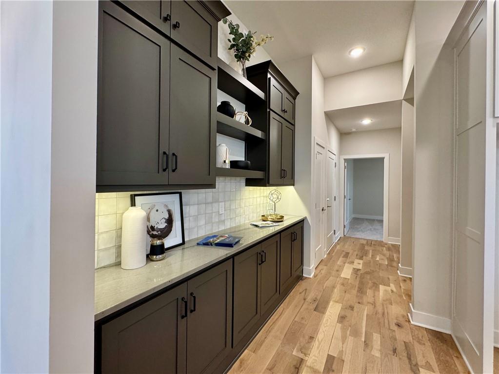 Riverside, Missouri, 64150, United States, 5 Bedrooms Bedrooms, ,4 BathroomsBathrooms,Residential,Active,1702789