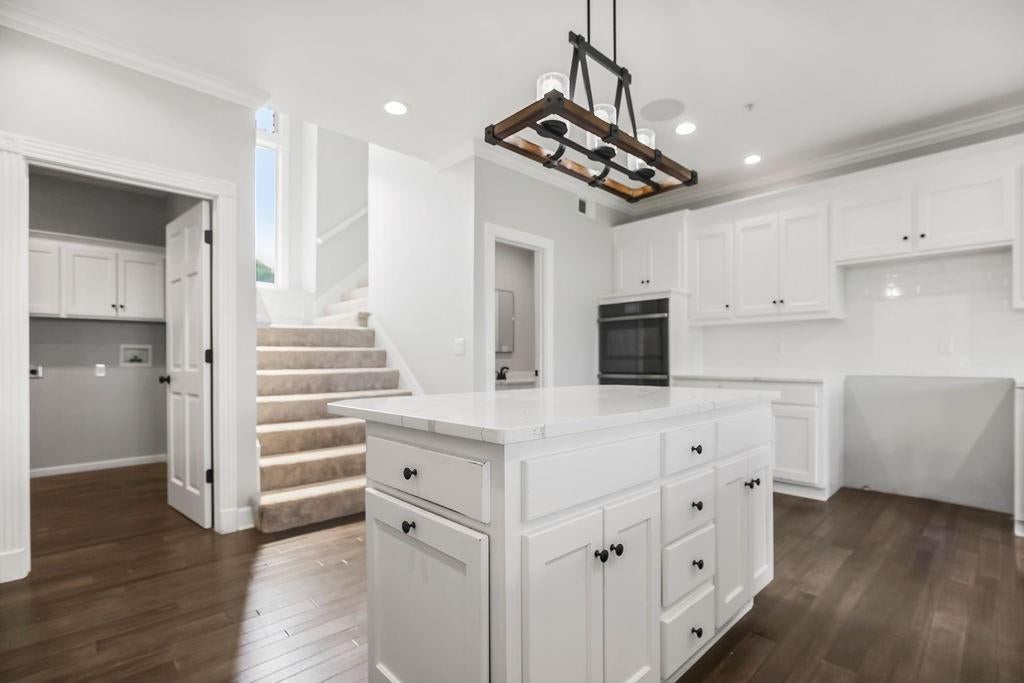 Grandview, Missouri, 64030, United States, 8 Bedrooms Bedrooms, ,5 BathroomsBathrooms,Residential,Active,1892623