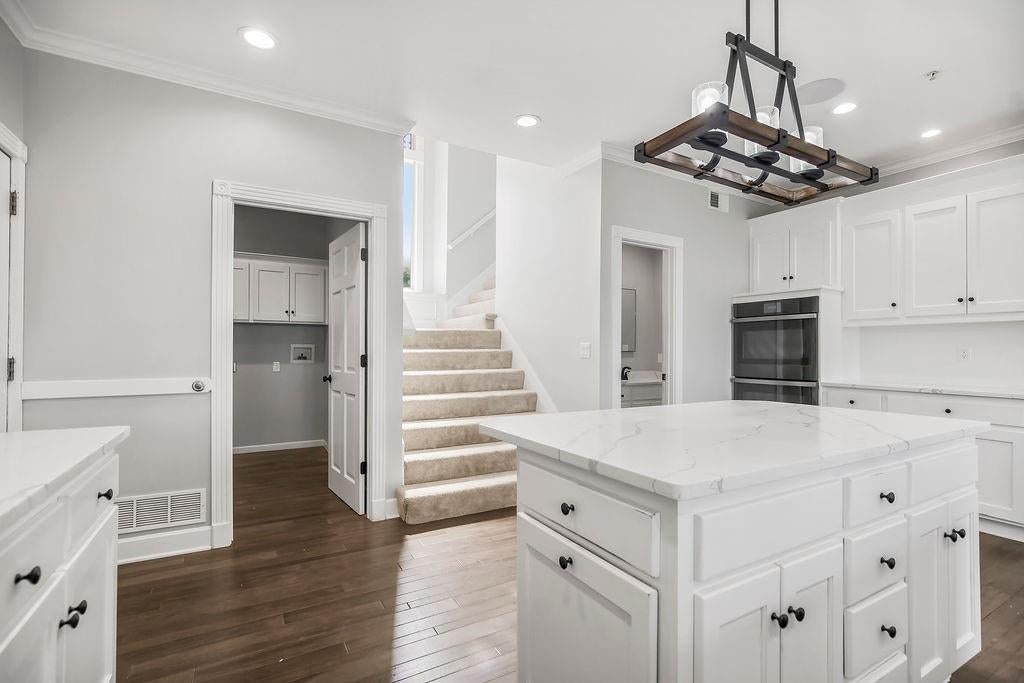 Grandview, Missouri, 64030, United States, 8 Bedrooms Bedrooms, ,5 BathroomsBathrooms,Residential,Active,1892623