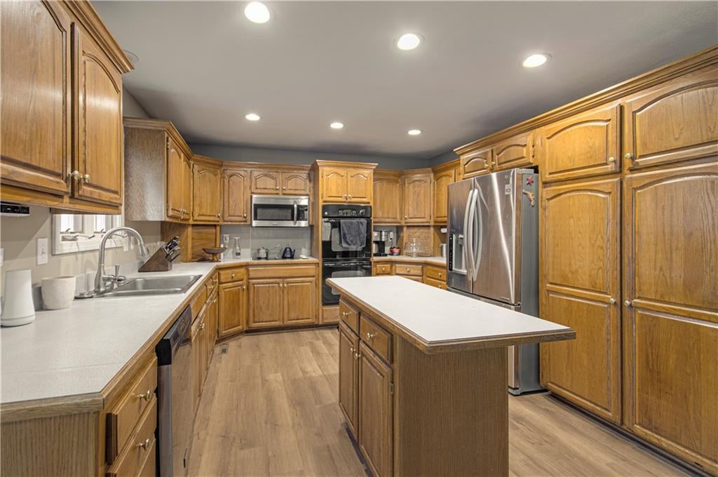 Lee'S Summit, Missouri, 64086, United States, 4 Bedrooms Bedrooms, ,4 BathroomsBathrooms,Residential,Active,1993632