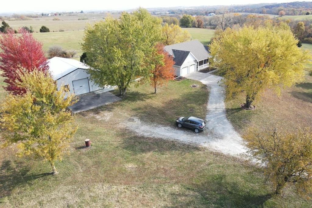 Weston, Missouri, 64098, United States, 4 Bedrooms Bedrooms, ,3 BathroomsBathrooms,Residential,Active,1989765