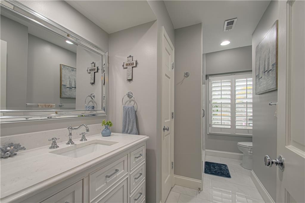 Prairie Village, Kansas, 66208, United States, 4 Bedrooms Bedrooms, ,4 BathroomsBathrooms,Residential,Active,1944109