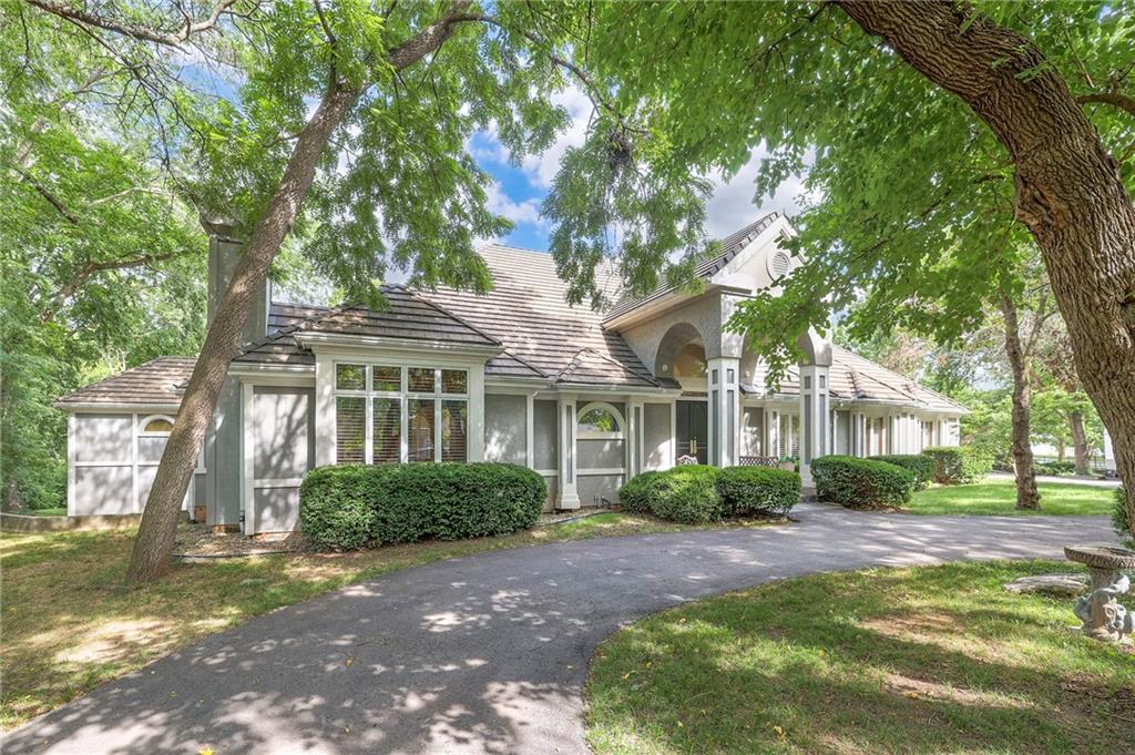 Kansas City, Missouri, 64114, United States, 5 Bedrooms Bedrooms, ,9 BathroomsBathrooms,Residential,Active,1929676