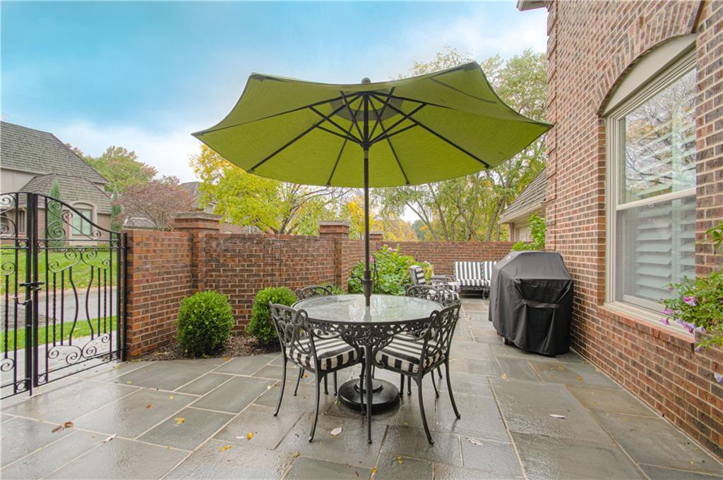 Prairie Village, Kansas, 66208, United States, 4 Bedrooms Bedrooms, ,4 BathroomsBathrooms,Residential,Active,1944109