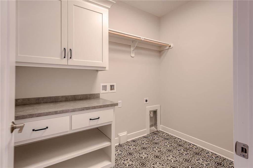 Riverside, Missouri, 64150, United States, 5 Bedrooms Bedrooms, ,4 BathroomsBathrooms,Residential,Active,1702789