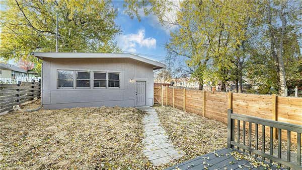 43 W 73RD TER, KANSAS CITY, MO 64114, photo 2 of 12