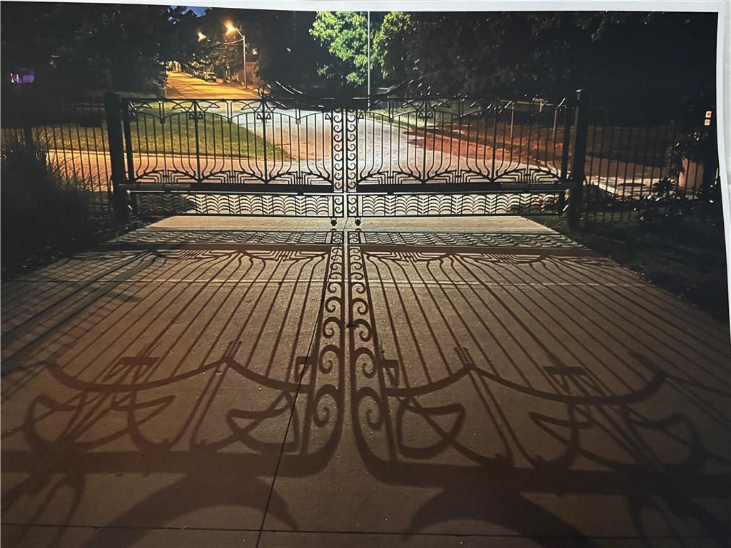 Kansas City, Missouri, 64108, United States, 2 Bedrooms Bedrooms, ,3 BathroomsBathrooms,Residential,Active,1988723