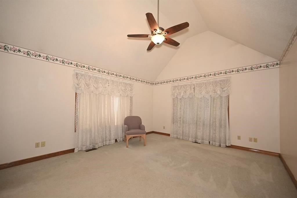 Weston, Missouri, 64098, United States, 4 Bedrooms Bedrooms, ,3 BathroomsBathrooms,Residential,Active,1989765