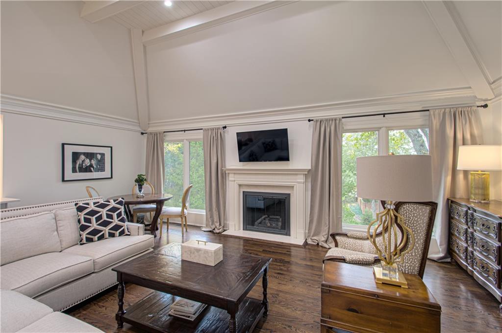 Prairie Village, Kansas, 66208, United States, 4 Bedrooms Bedrooms, ,4 BathroomsBathrooms,Residential,Active,1944109