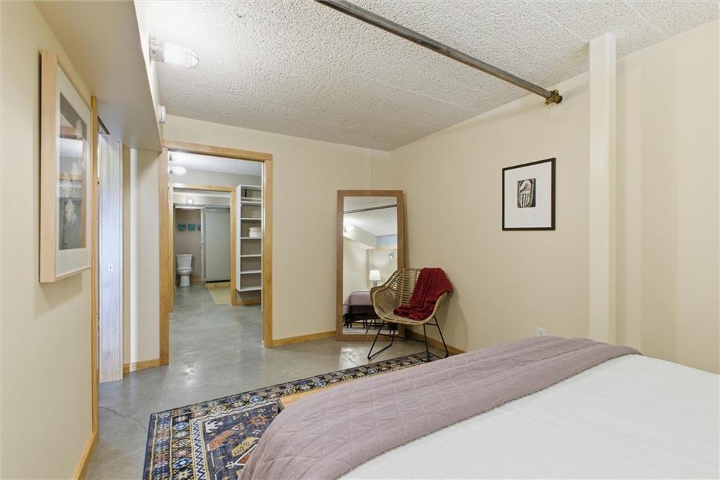 Kansas City, Missouri, 64108, United States, 2 Bedrooms Bedrooms, ,3 BathroomsBathrooms,Residential,Active,1988723