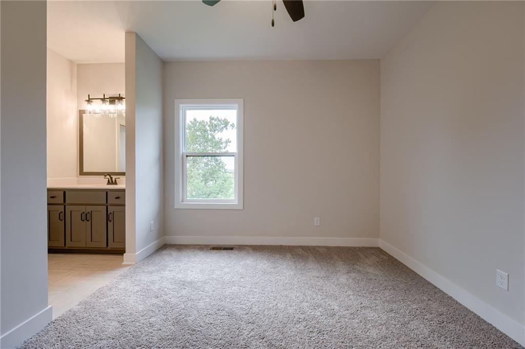 Riverside, Missouri, 64150, United States, 5 Bedrooms Bedrooms, ,4 BathroomsBathrooms,Residential,Active,1702789