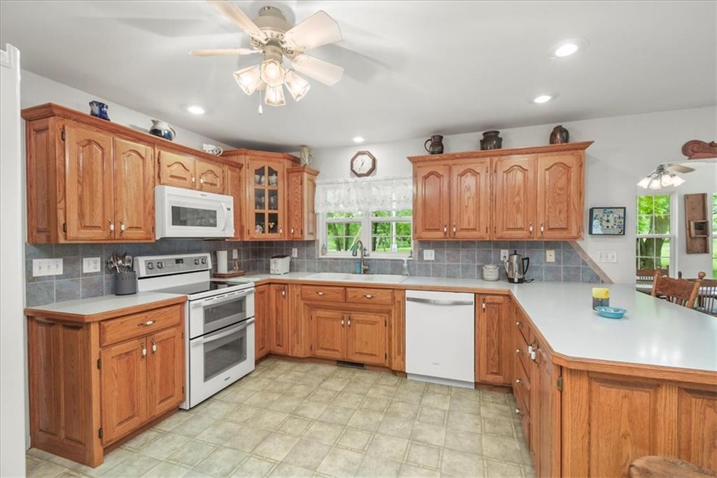 Macks Creek, Missouri, 65786, United States, 3 Bedrooms Bedrooms, ,3 BathroomsBathrooms,Residential,Active,1893234