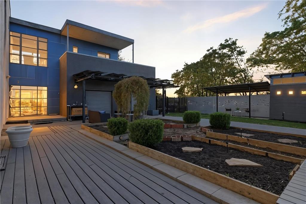 Kansas City, Missouri, 64108, United States, 2 Bedrooms Bedrooms, ,3 BathroomsBathrooms,Residential,Active,1988723