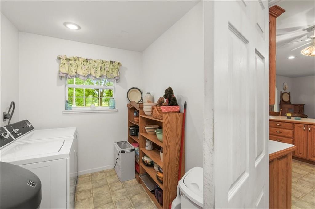 Macks Creek, Missouri, 65786, United States, 3 Bedrooms Bedrooms, ,3 BathroomsBathrooms,Residential,Active,1893234