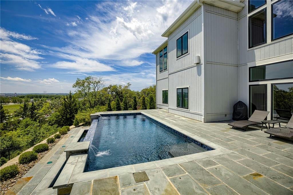 Riverside, Missouri, 64150, United States, 5 Bedrooms Bedrooms, ,5 BathroomsBathrooms,Residential,Active,1710739