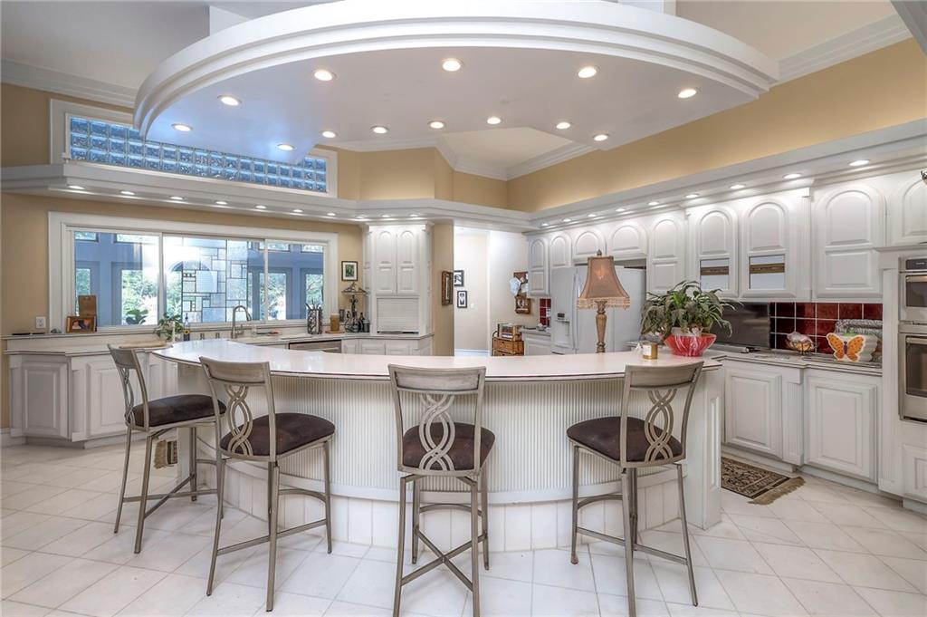 Kansas City, Missouri, 64114, United States, 5 Bedrooms Bedrooms, ,9 BathroomsBathrooms,Residential,Active,1929676