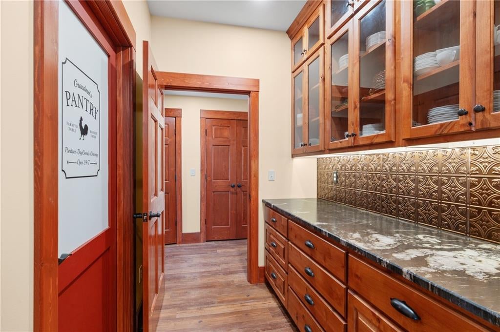 Gallatin, Missouri, 64640, United States, 5 Bedrooms Bedrooms, ,5 BathroomsBathrooms,Residential,Active,1953380