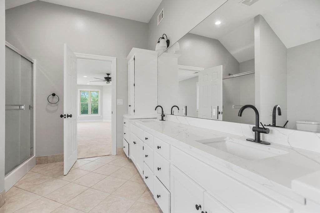 Grandview, Missouri, 64030, United States, 8 Bedrooms Bedrooms, ,5 BathroomsBathrooms,Residential,Active,1892623