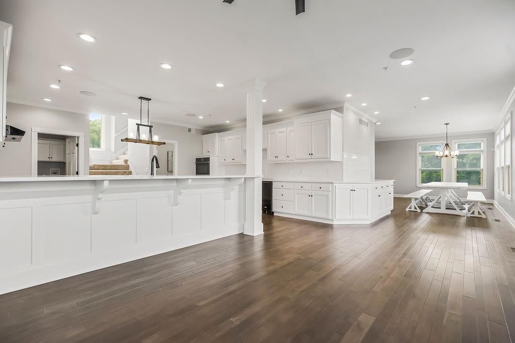 Grandview, Missouri, 64030, United States, 8 Bedrooms Bedrooms, ,5 BathroomsBathrooms,Residential,Active,1892623