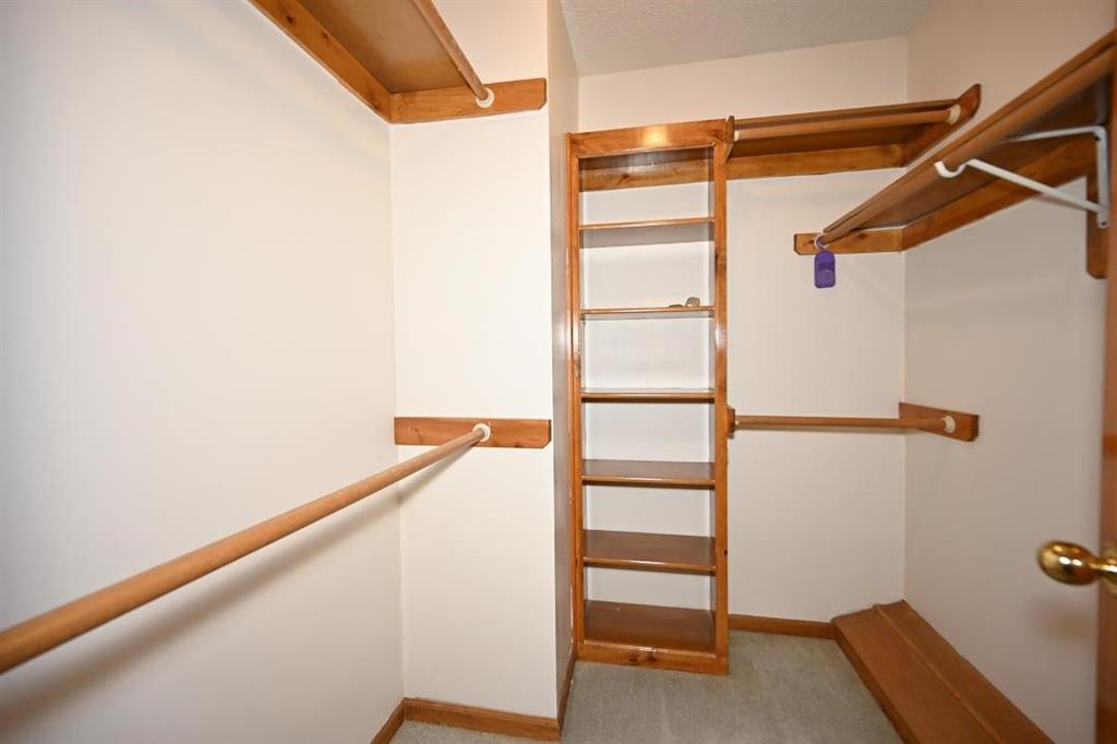 Weston, Missouri, 64098, United States, 4 Bedrooms Bedrooms, ,3 BathroomsBathrooms,Residential,Active,1989765