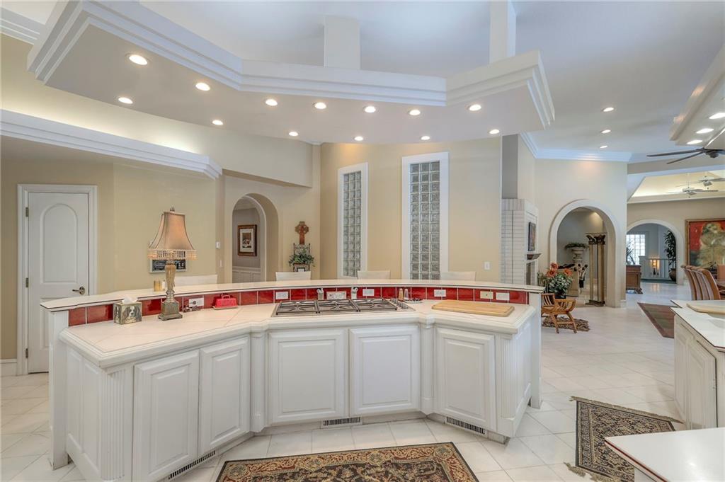 Kansas City, Missouri, 64114, United States, 5 Bedrooms Bedrooms, ,9 BathroomsBathrooms,Residential,Active,1929676