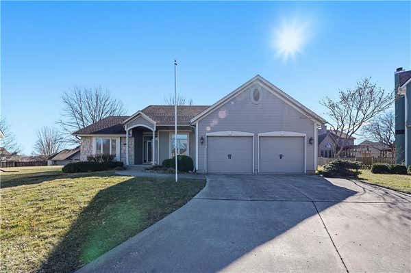 4240 SW CLIPPER CT, LEES SUMMIT, MO 64082, photo 1 of 50