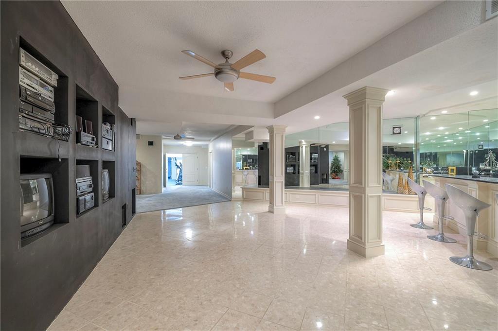 Kansas City, Missouri, 64114, United States, 5 Bedrooms Bedrooms, ,9 BathroomsBathrooms,Residential,Active,1929676