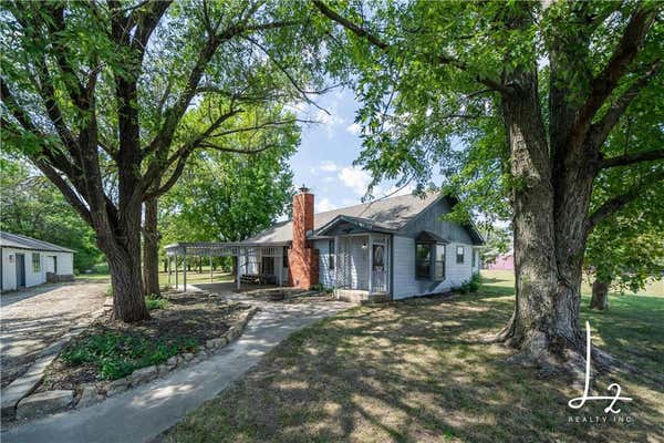 5262 RENO RD, NEODESHA, KS 66757, photo 2 of 45