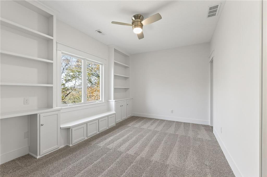 Parkville, Missouri, 64152, United States, 4 Bedrooms Bedrooms, ,5 BathroomsBathrooms,Residential,Active,1987258