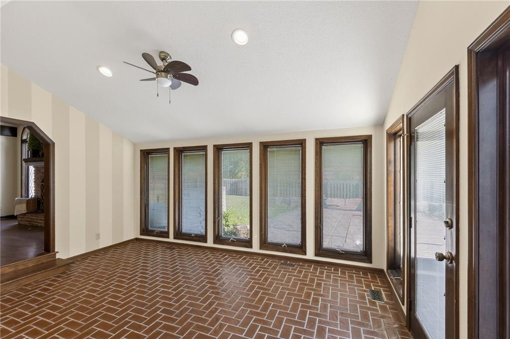 Liberty, Missouri, 64068, United States, 4 Bedrooms Bedrooms, ,7 BathroomsBathrooms,Residential,Active,1987271