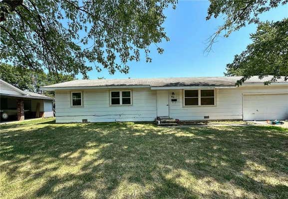 511 SUNSET CIR, COLUMBUS, KS 66725 - Image 1