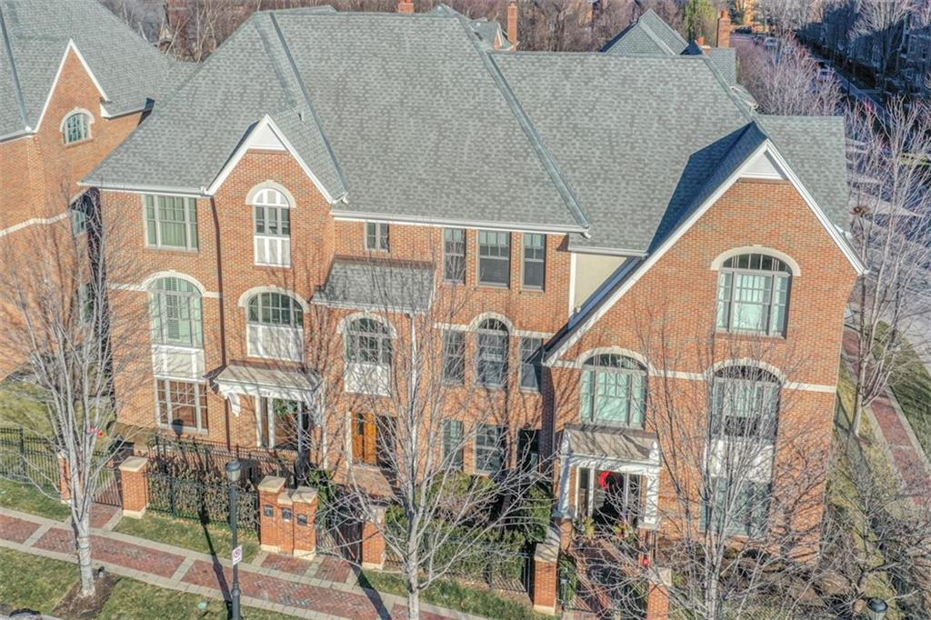 Kansas City, Missouri, 64112, United States, 3 Bedrooms Bedrooms, ,3 BathroomsBathrooms,Residential,Active,1922740