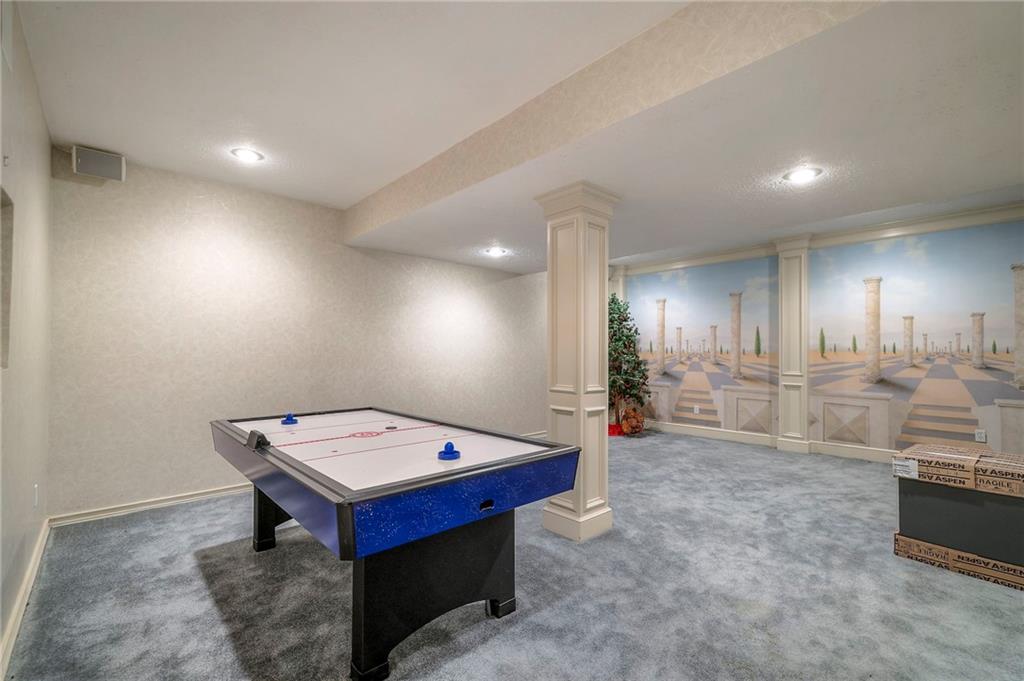 Kansas City, Missouri, 64114, United States, 5 Bedrooms Bedrooms, ,9 BathroomsBathrooms,Residential,Active,1929676