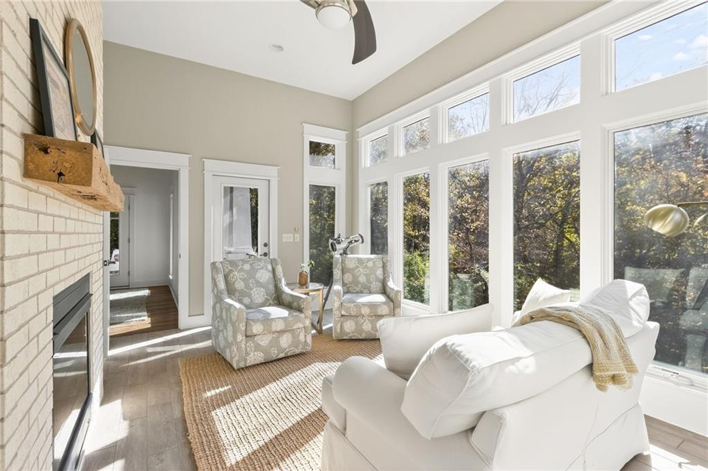 Parkville, Missouri, 64152, United States, 4 Bedrooms Bedrooms, ,5 BathroomsBathrooms,Residential,Active,1987258