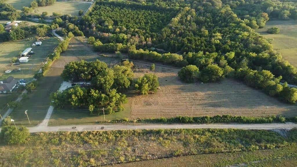 1542 W REINDEER RD, LANCASTER, TX 75146, photo 1 of 31