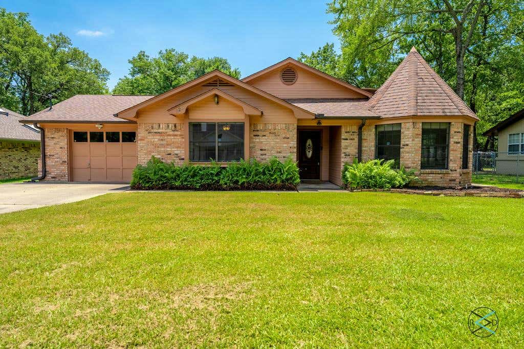 125 CEDARWOOD DR, ENCHANTED OAKS, TX 75156, photo 1 of 18