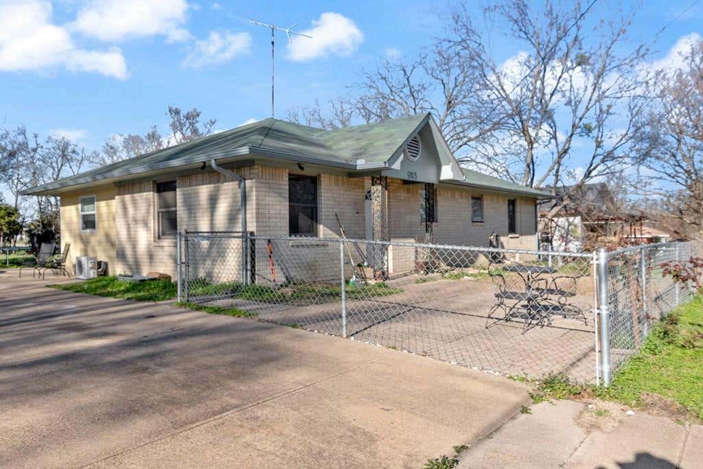 903 E 9TH ST, KEMP, TX 75143, photo 1 of 13