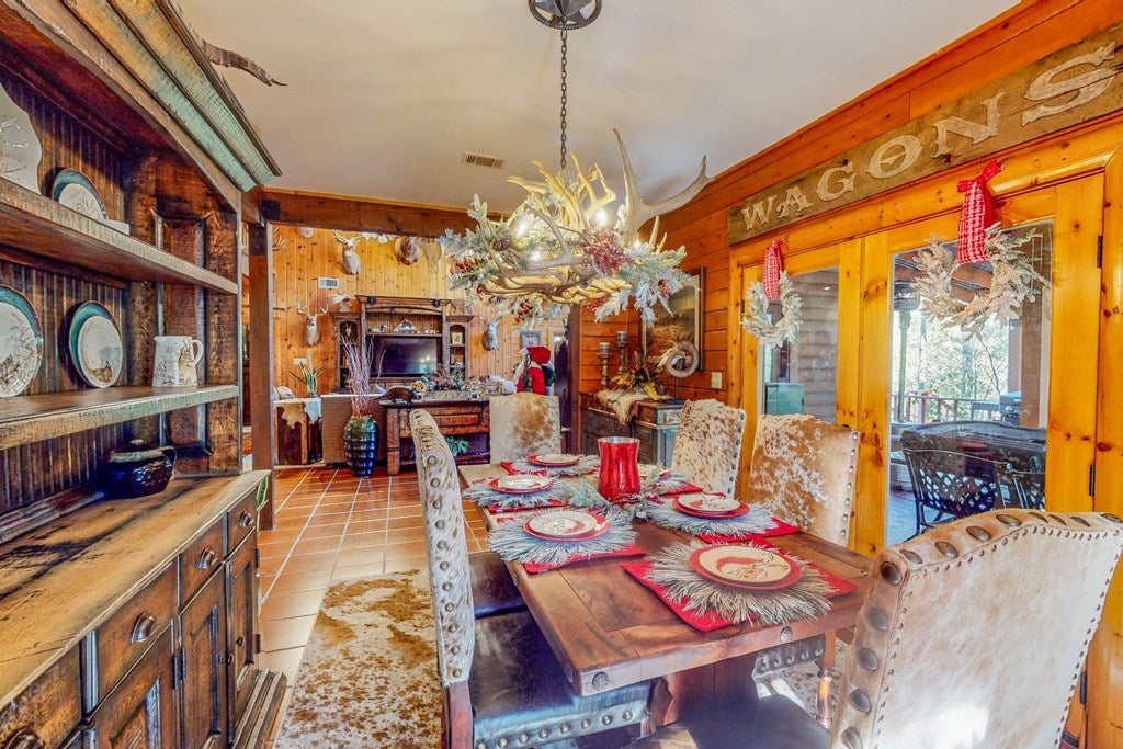 Athens, Texas, 75752, United States, 4 Bedrooms Bedrooms, ,4 BathroomsBathrooms,Residential,Active,1961938