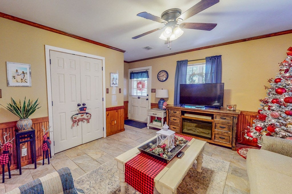 Athens, Texas, 75752, United States, 4 Bedrooms Bedrooms, ,4 BathroomsBathrooms,Residential,Active,1961938