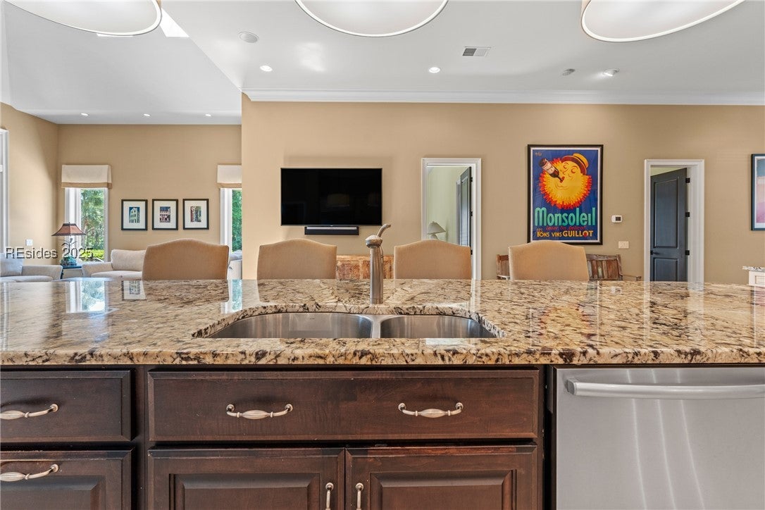 Hilton Head Island, South Carolina, 29928, United States, 3 Bedrooms Bedrooms, ,4 BathroomsBathrooms,Residential,Active,1824005