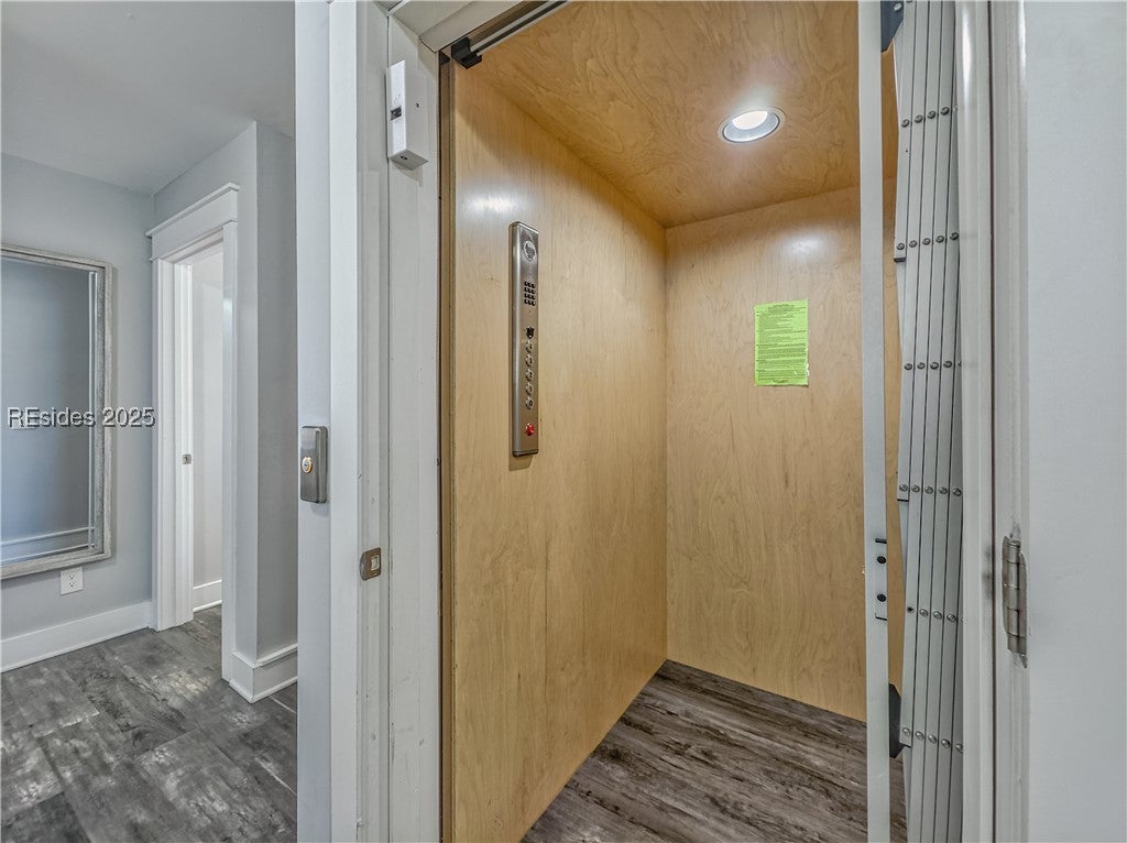 Hilton Head Island, South Carolina, 29928, United States, 5 Bedrooms Bedrooms, ,4 BathroomsBathrooms,Residential,Active,1973536