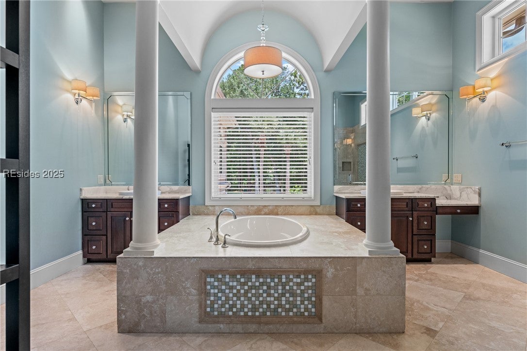 Hilton Head Island, South Carolina, 29928, United States, 3 Bedrooms Bedrooms, ,4 BathroomsBathrooms,Residential,Active,1824005