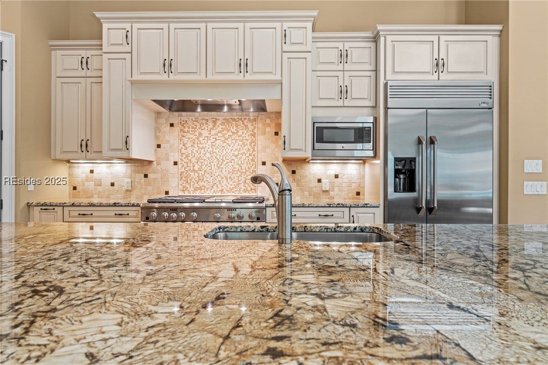 Hilton Head Island, South Carolina, 29928, United States, 3 Bedrooms Bedrooms, ,4 BathroomsBathrooms,Residential,Active,1824005