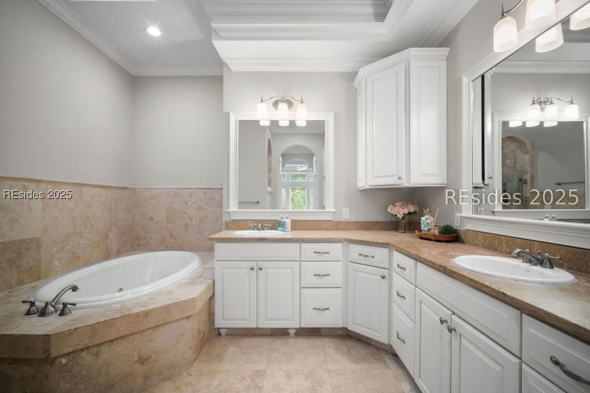 Hilton Head Island, South Carolina, 29926, United States, 4 Bedrooms Bedrooms, ,5 BathroomsBathrooms,Residential,Active,1910130