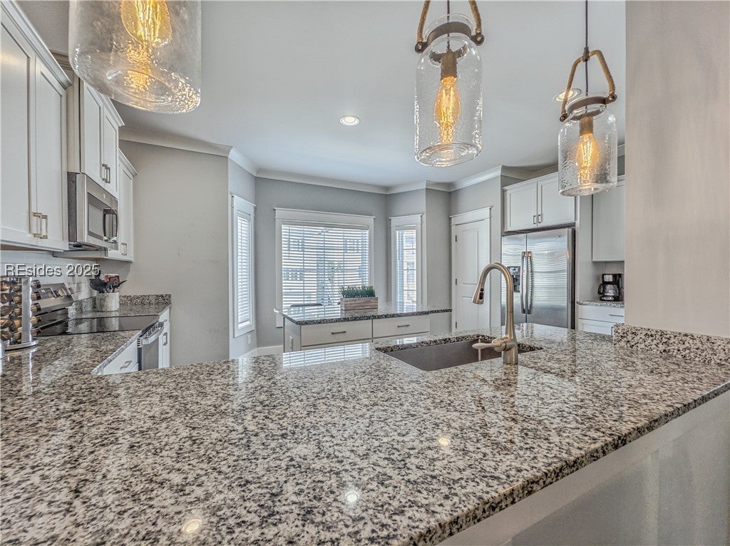 Hilton Head Island, South Carolina, 29928, United States, 5 Bedrooms Bedrooms, ,4 BathroomsBathrooms,Residential,Active,1973536