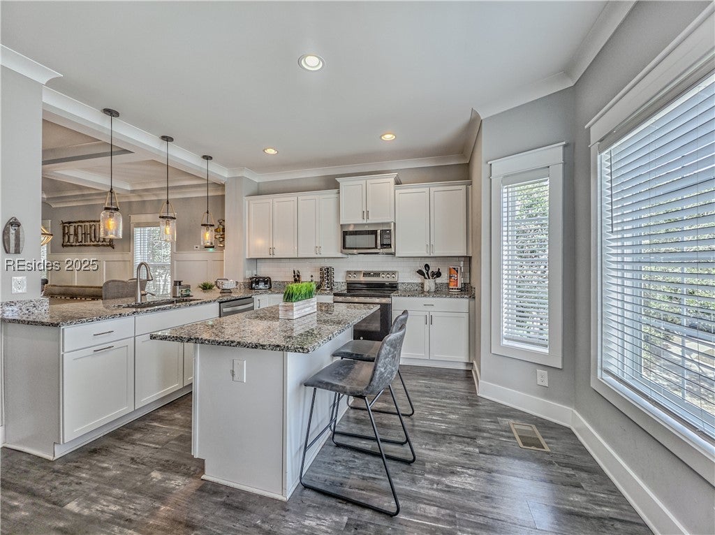 Hilton Head Island, South Carolina, 29928, United States, 5 Bedrooms Bedrooms, ,4 BathroomsBathrooms,Residential,Active,1973536