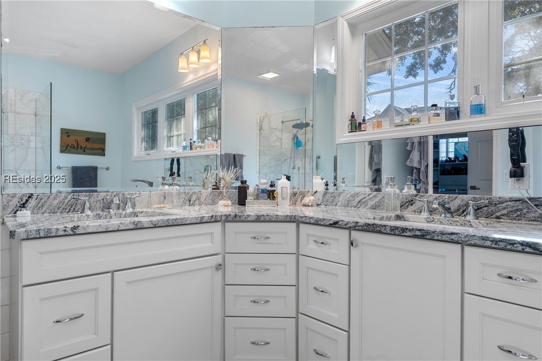 Hilton Head Island, South Carolina, 29928, United States, 5 Bedrooms Bedrooms, ,4 BathroomsBathrooms,Residential,Active,1718515